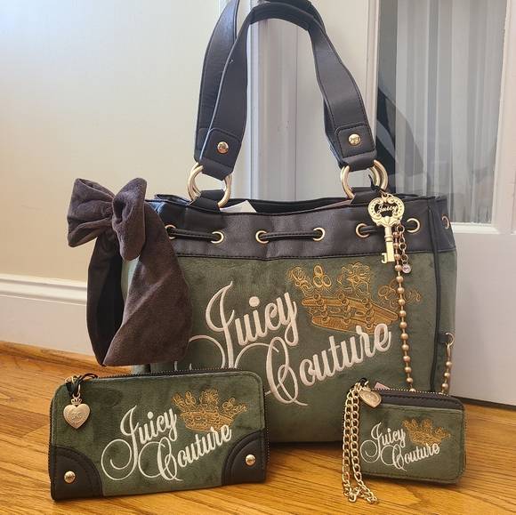 Juicy Couture Bag & Wallet Set 🤍 - Picture 1 of 6
